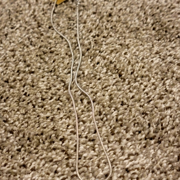 NWT costume two-tone set necklace and earrings. - Picture 2 of 6